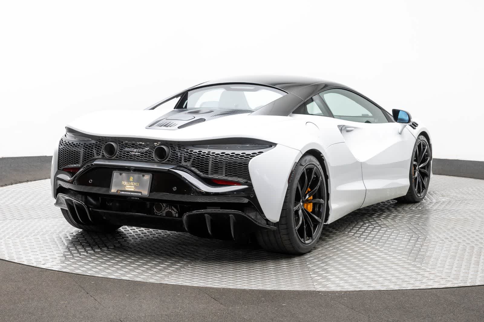 McLaren Artura Coupé 2023