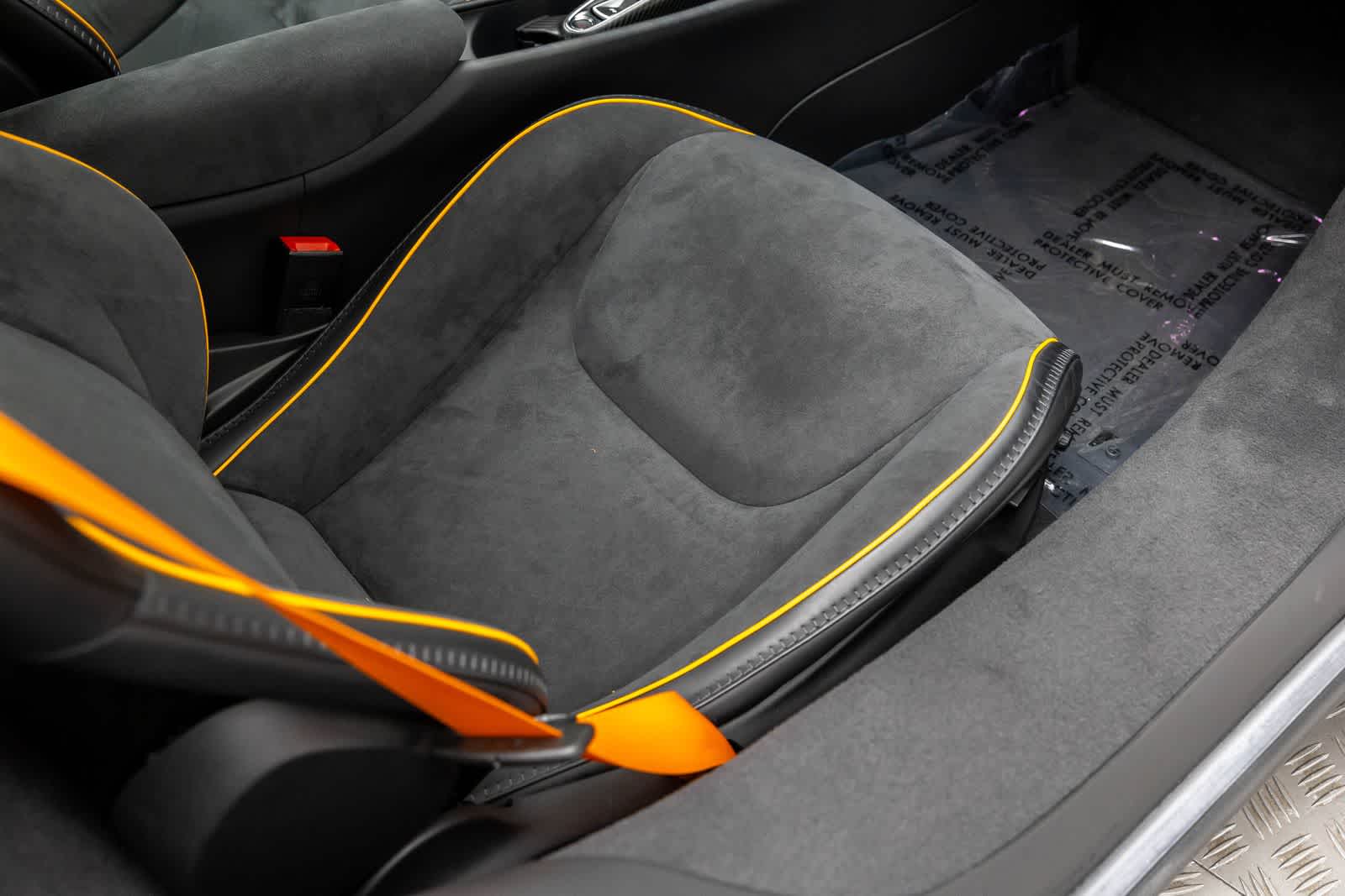 McLaren Artura Coupé 2023