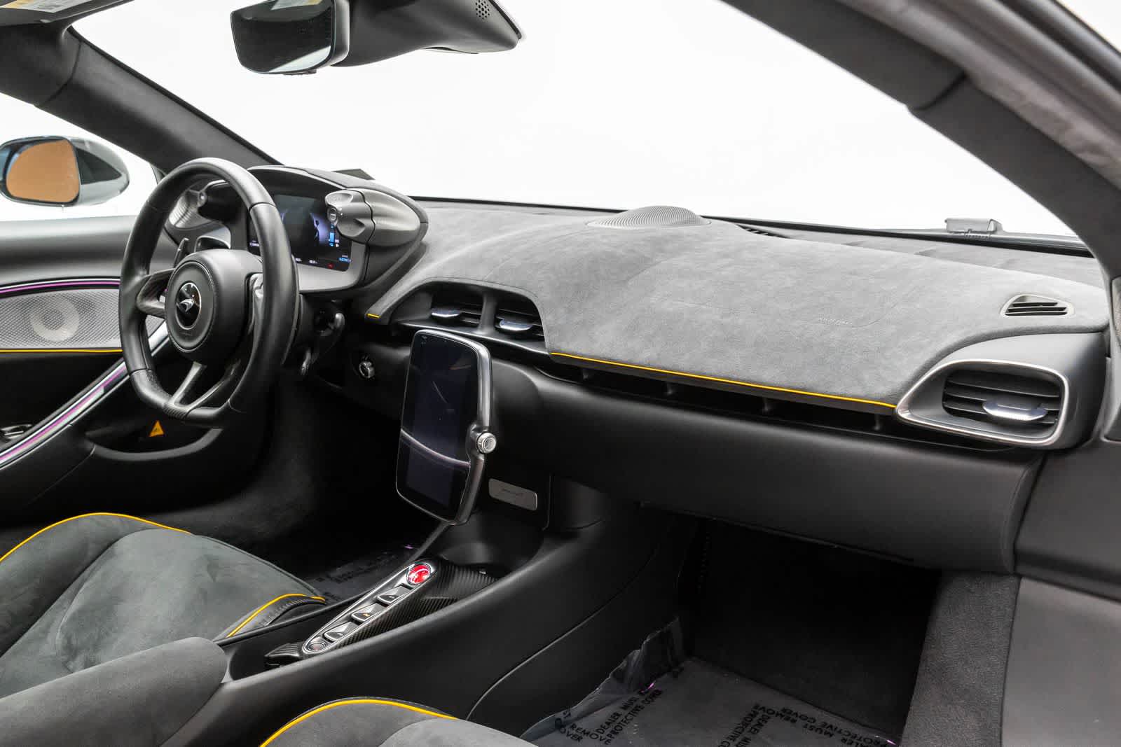 McLaren Artura Coupé 2023