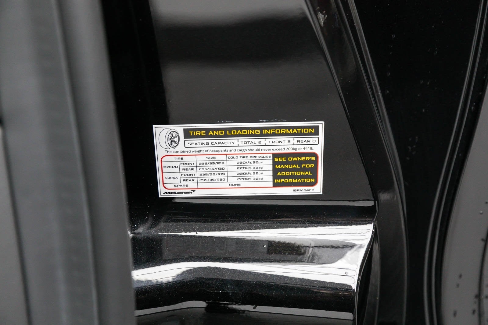 McLaren Artura Coupé 2023