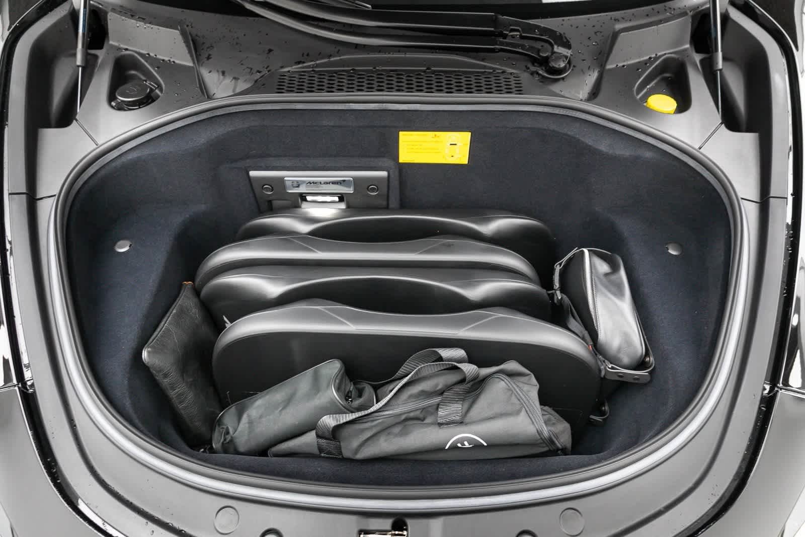 McLaren Artura Coupé 2023