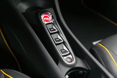 McLaren Artura Coupé 2023