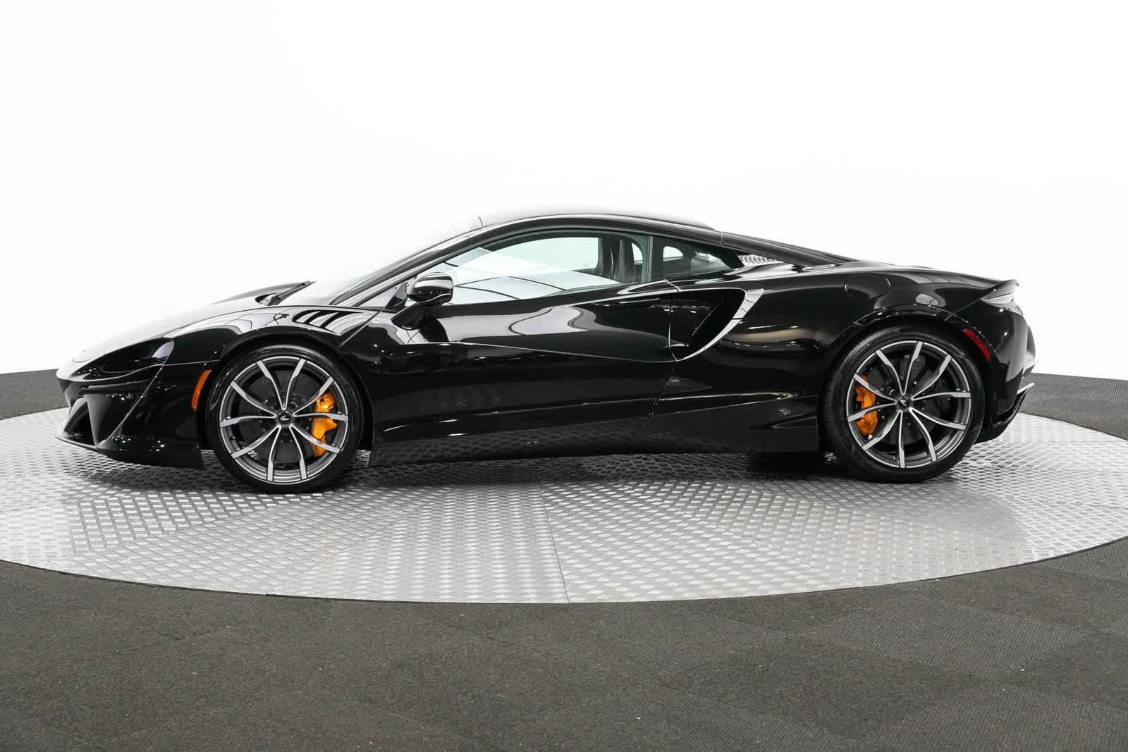 McLaren Artura Coupé 2023