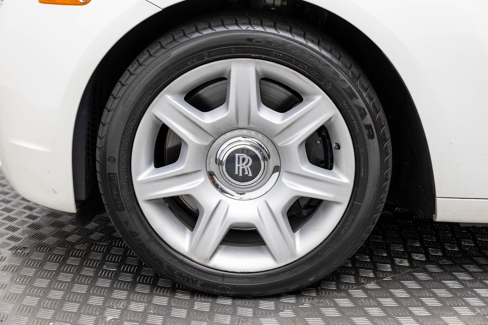 Rolls-Royce Ghost de 4 puertas, 2011