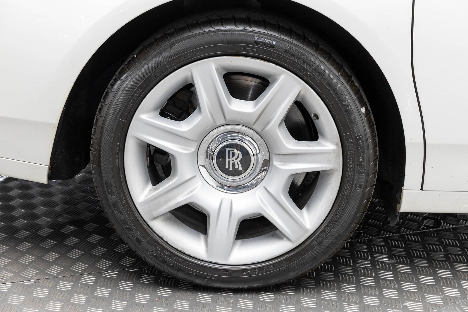 Rolls-Royce Ghost de 4 puertas, 2011