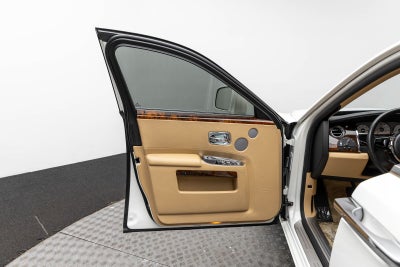 Rolls-Royce Ghost de 4 puertas, 2011