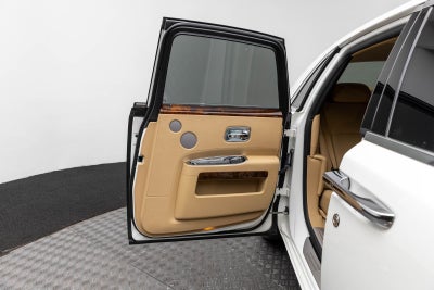 Rolls-Royce Ghost de 4 puertas, 2011