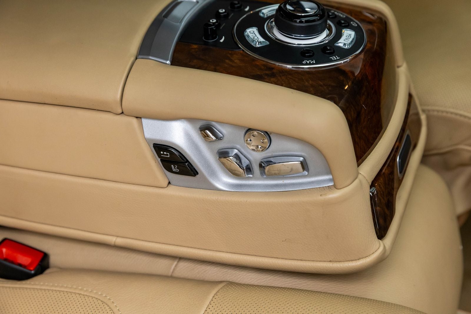 Rolls-Royce Ghost de 4 puertas, 2011