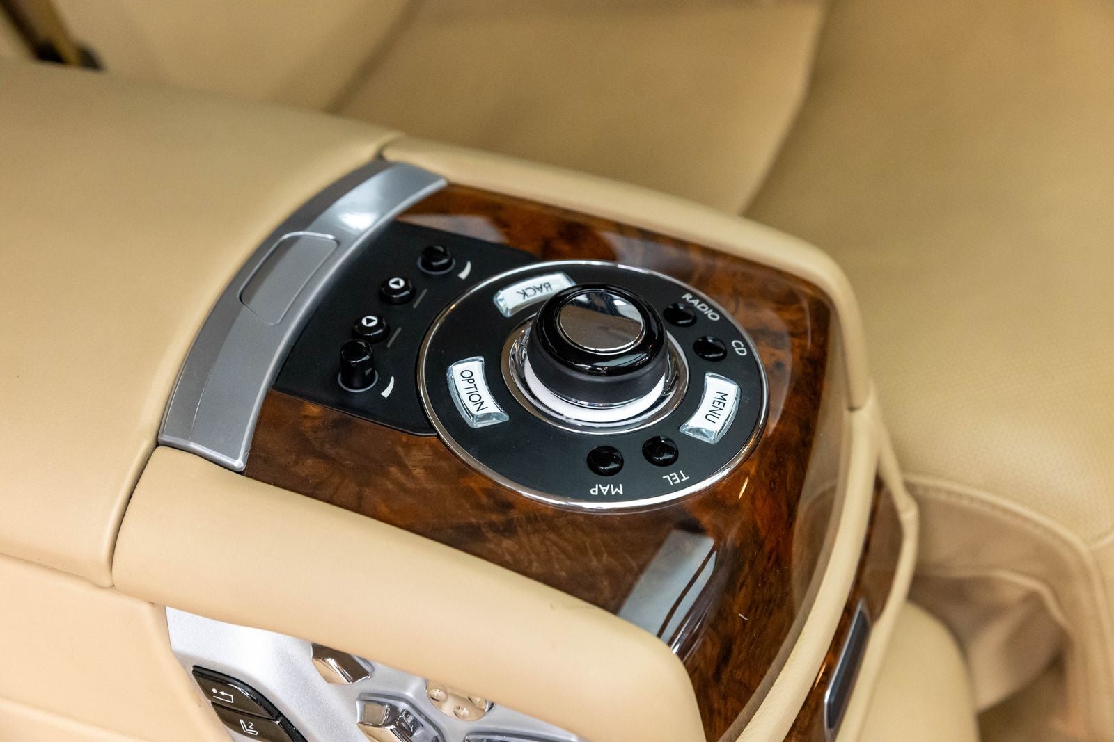 Rolls-Royce Ghost de 4 puertas, 2011