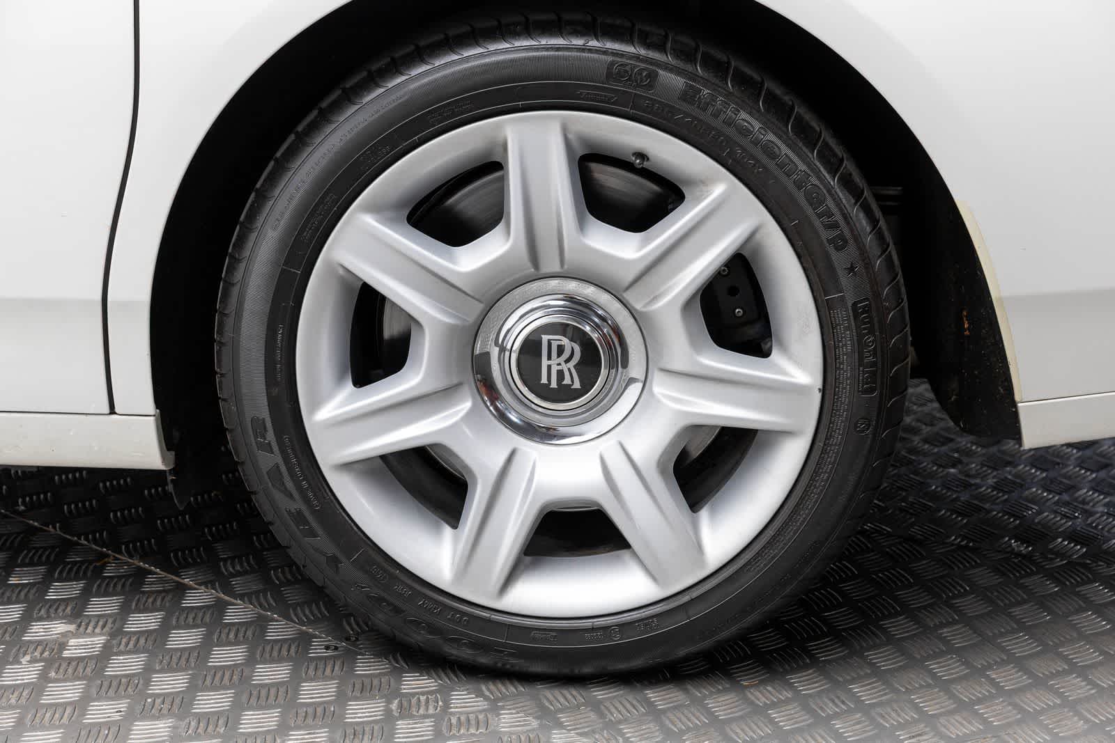 Rolls-Royce Ghost de 4 puertas, 2011