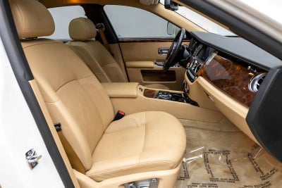 Rolls-Royce Ghost de 4 puertas, 2011