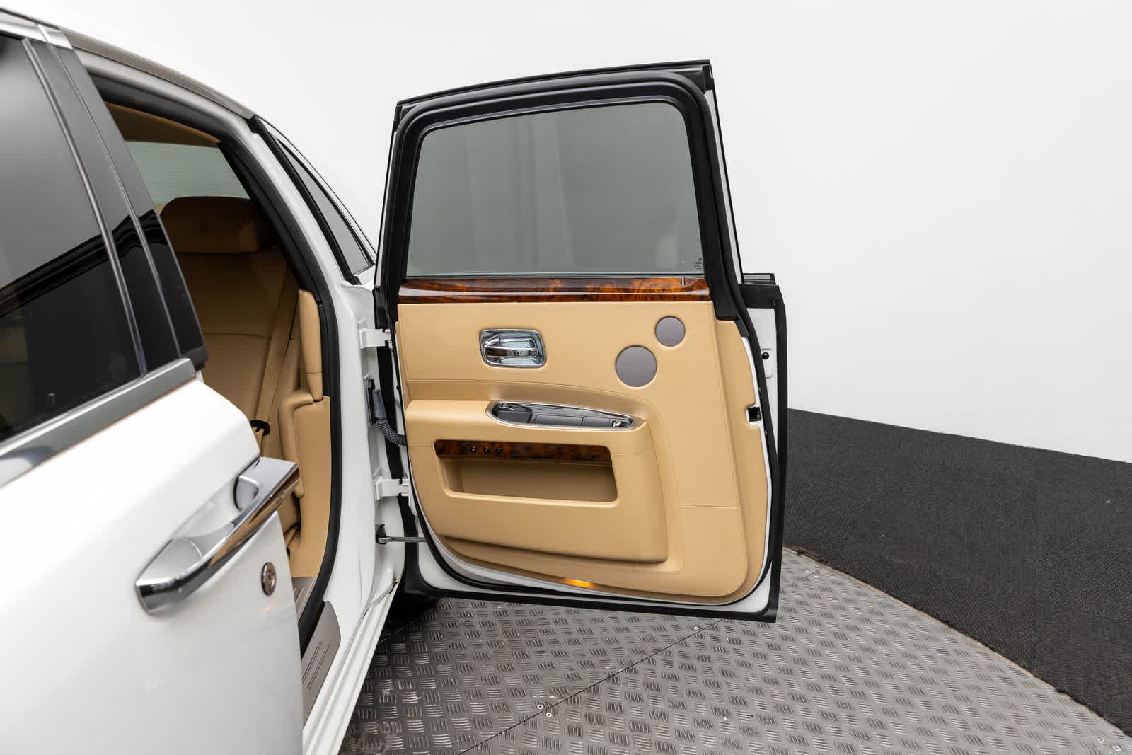 Rolls-Royce Ghost de 4 puertas, 2011