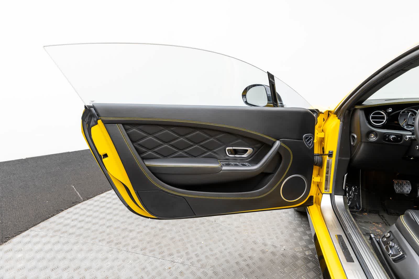 Bentley Continental GT V8 S de 2 puertas, versión cupé, 2014