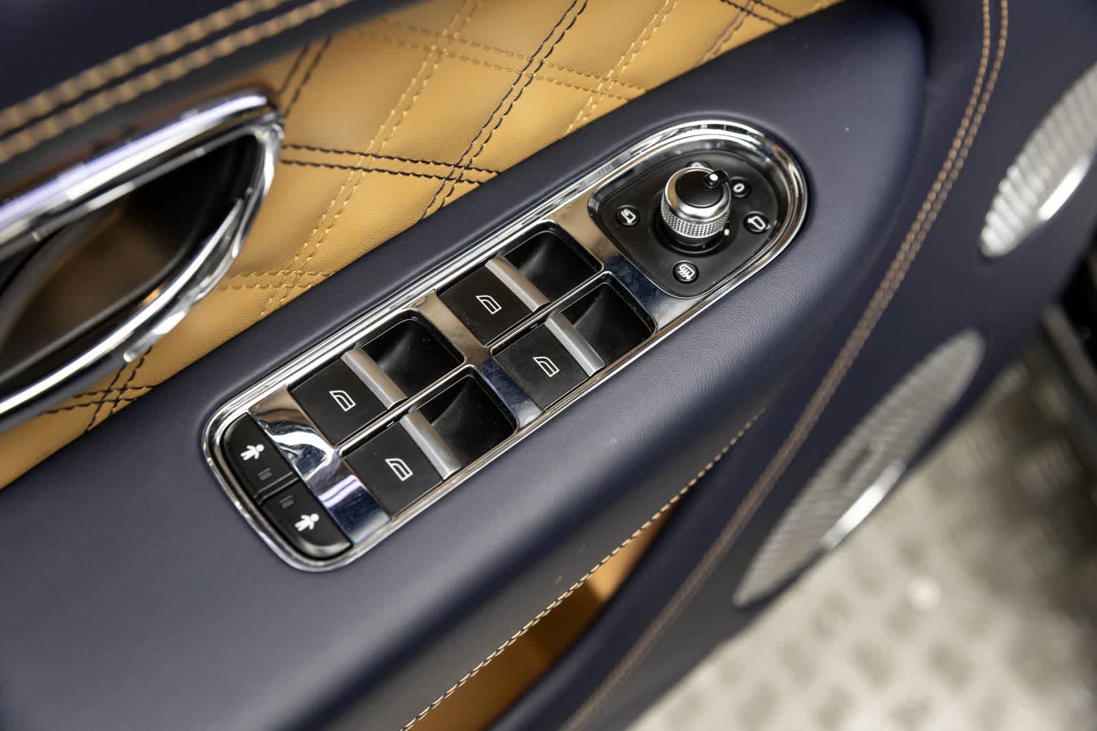 Bentley Bentayga V8 2021