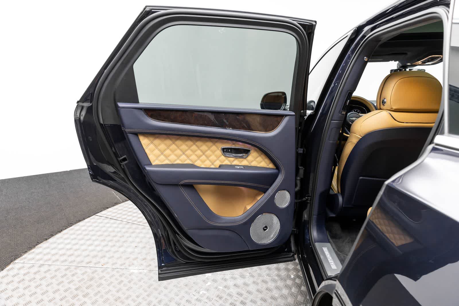 Bentley Bentayga V8 2021