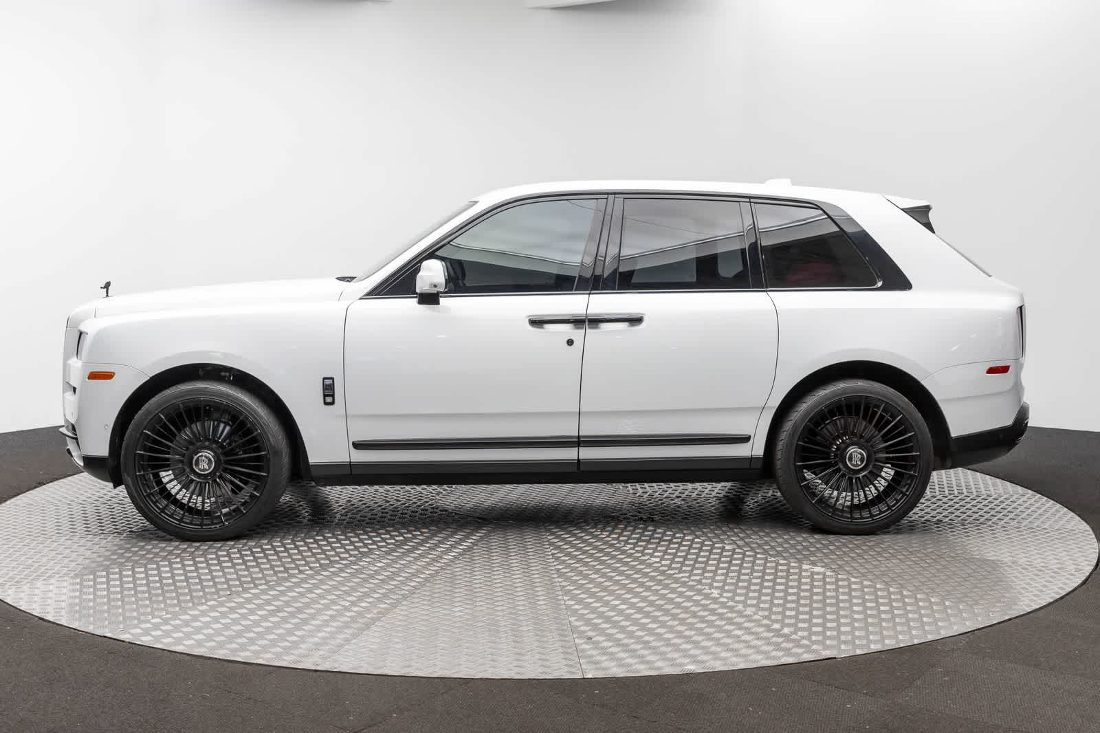Rolls-Royce Cullinan SUV 2020