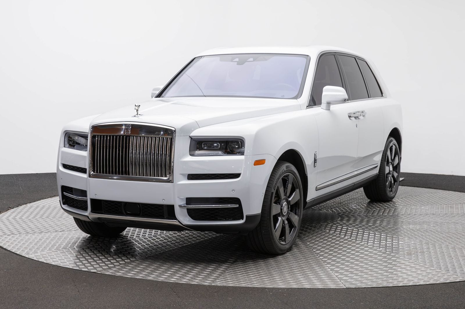 Rolls-Royce Cullinan SUV 2021