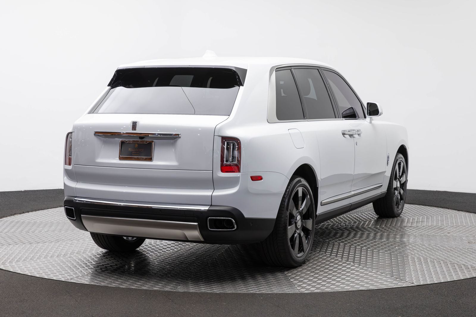 Rolls-Royce Cullinan SUV 2021