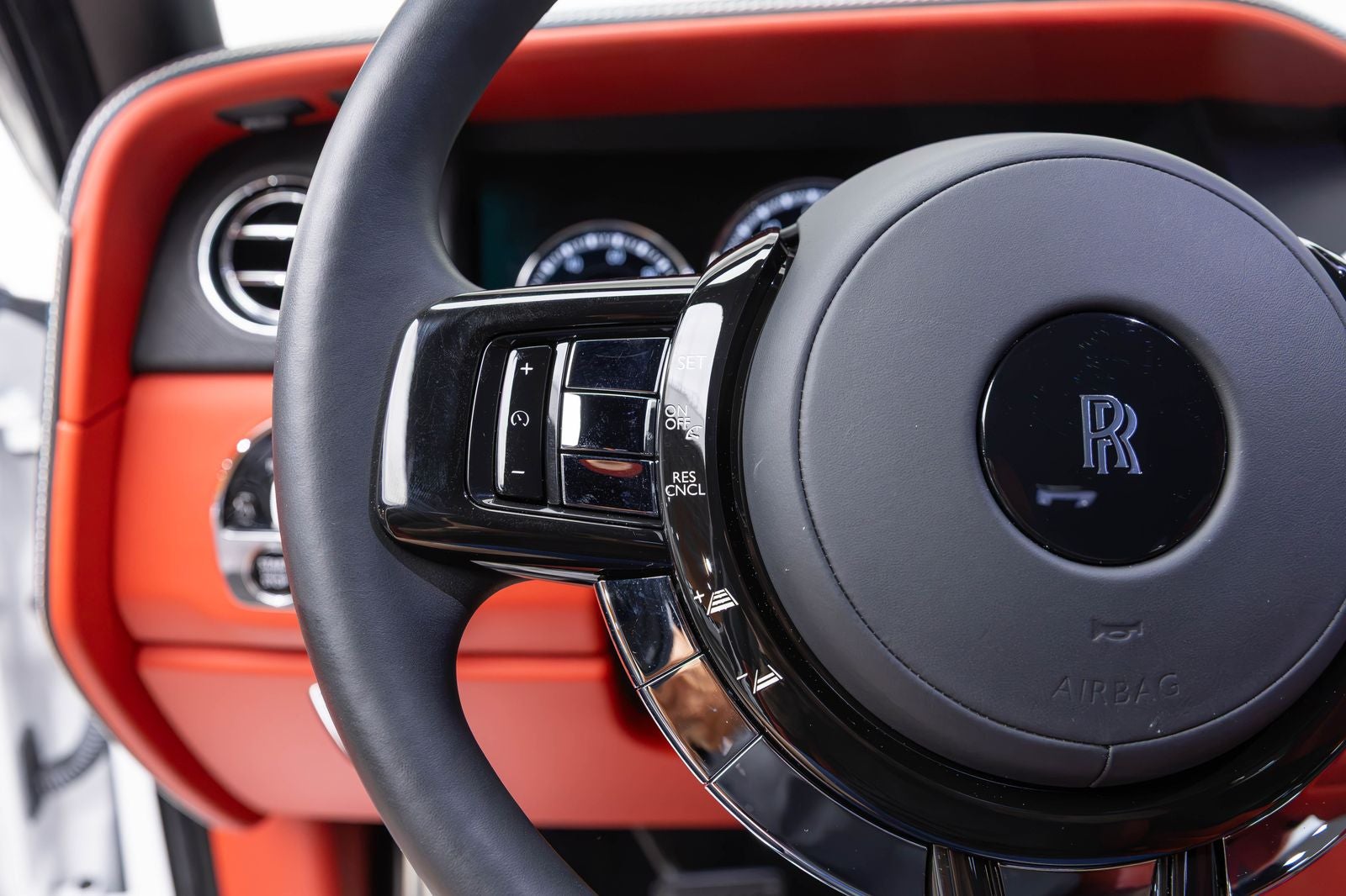 Rolls-Royce Cullinan SUV 2021