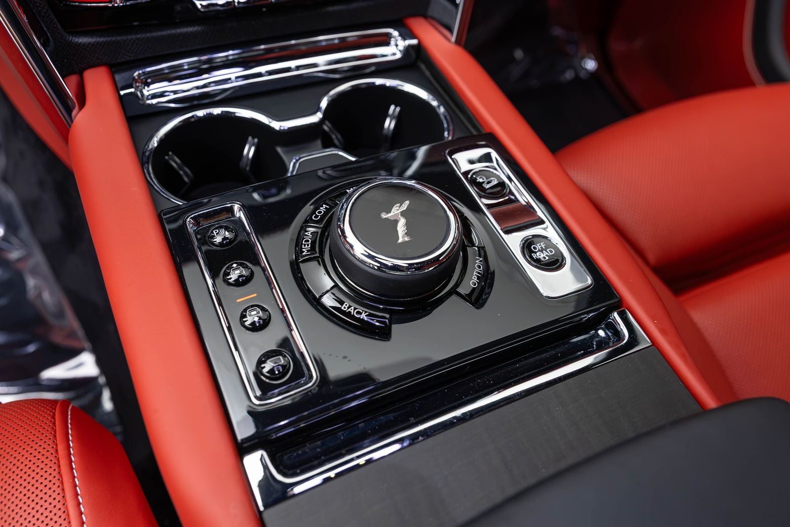 Rolls-Royce Cullinan SUV 2021
