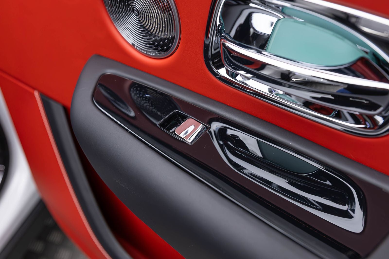 Rolls-Royce Cullinan SUV 2021