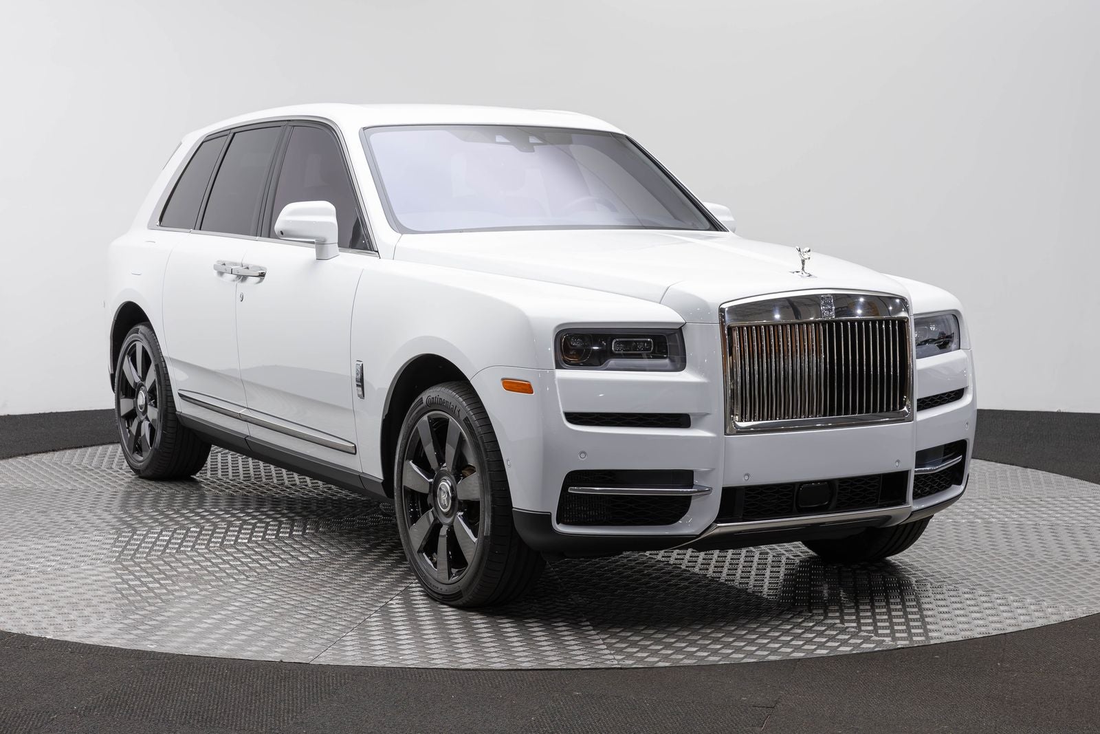 Rolls-Royce Cullinan SUV 2021
