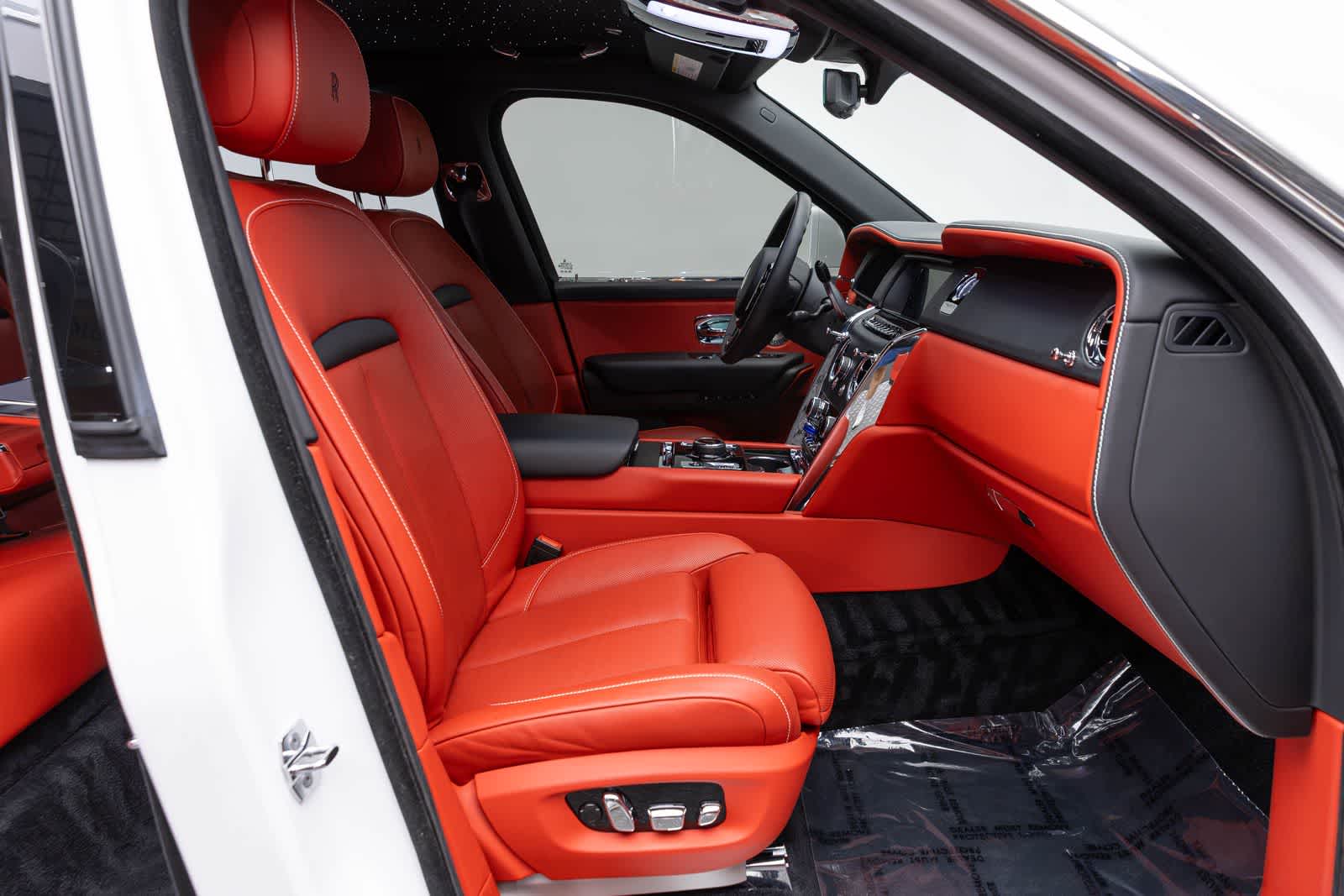 Rolls-Royce Cullinan SUV 2021