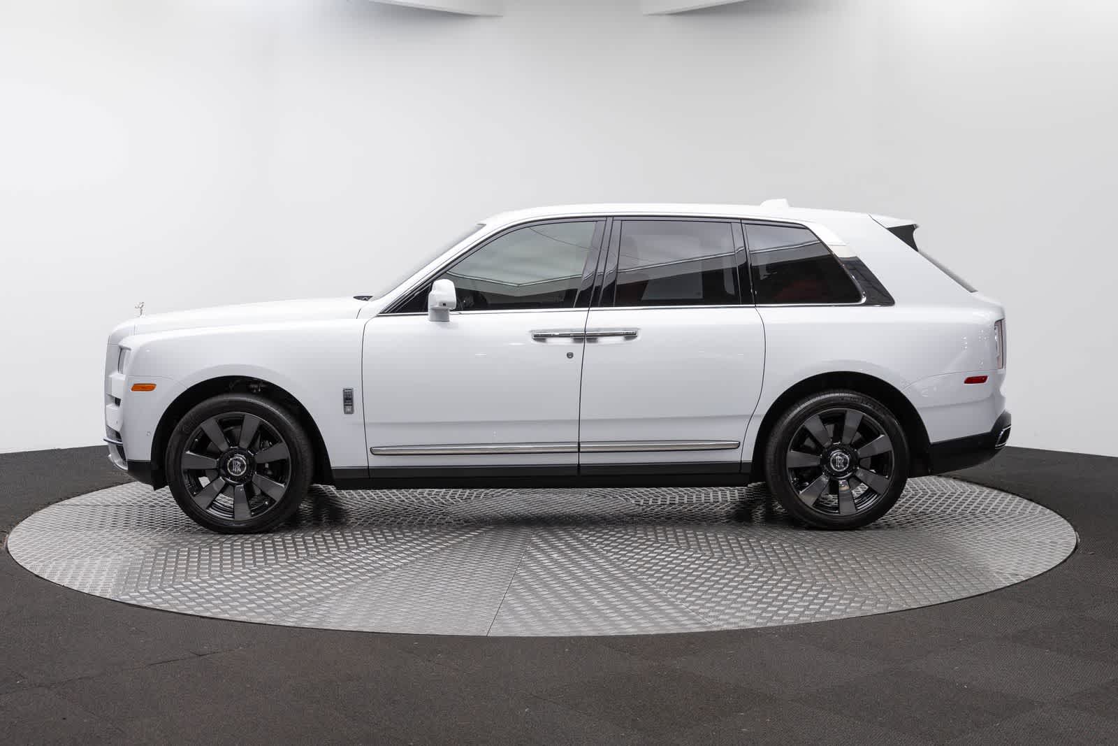 Rolls-Royce Cullinan SUV 2021
