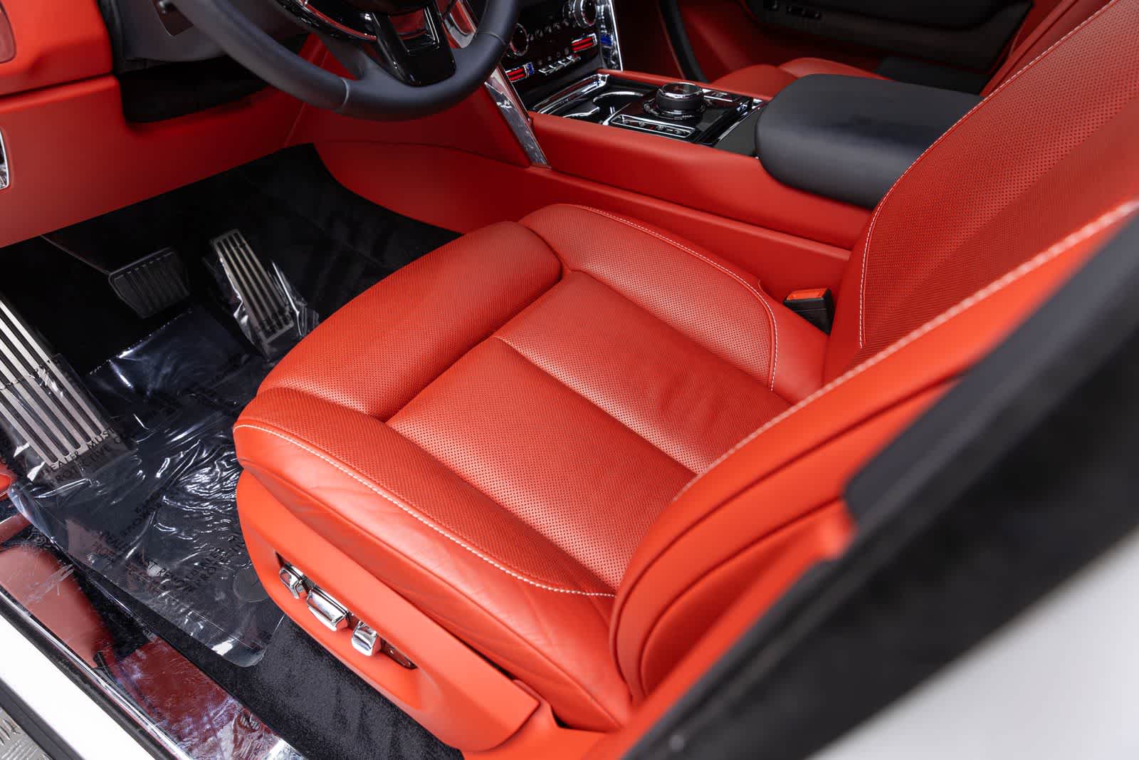 Rolls-Royce Cullinan SUV 2021