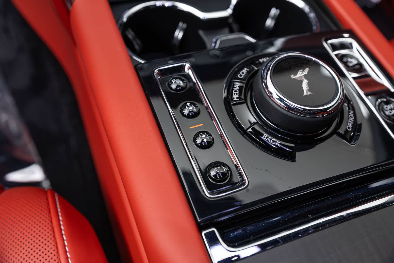 Rolls-Royce Cullinan SUV 2021