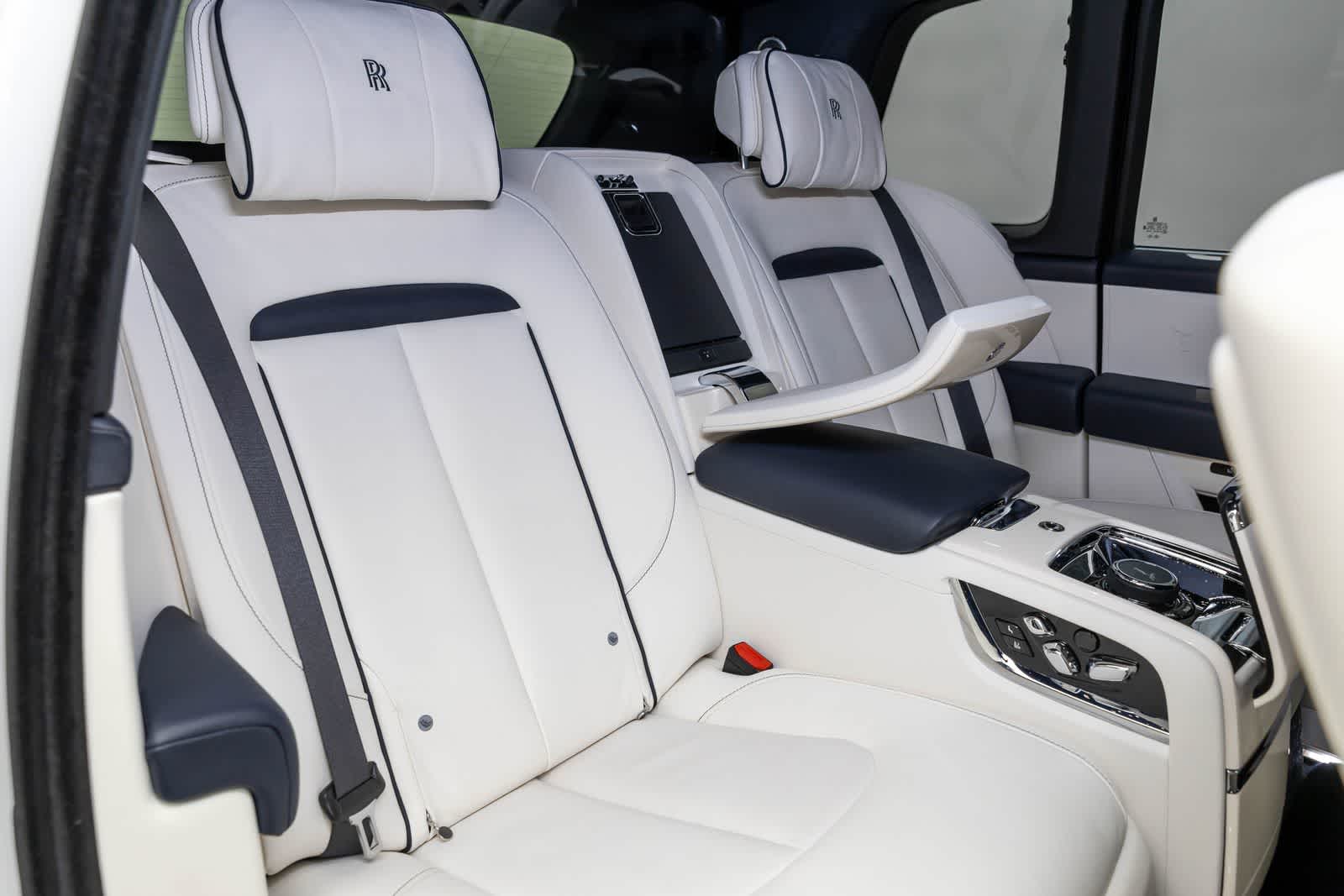 Rolls-Royce Cullinan SUV 2023