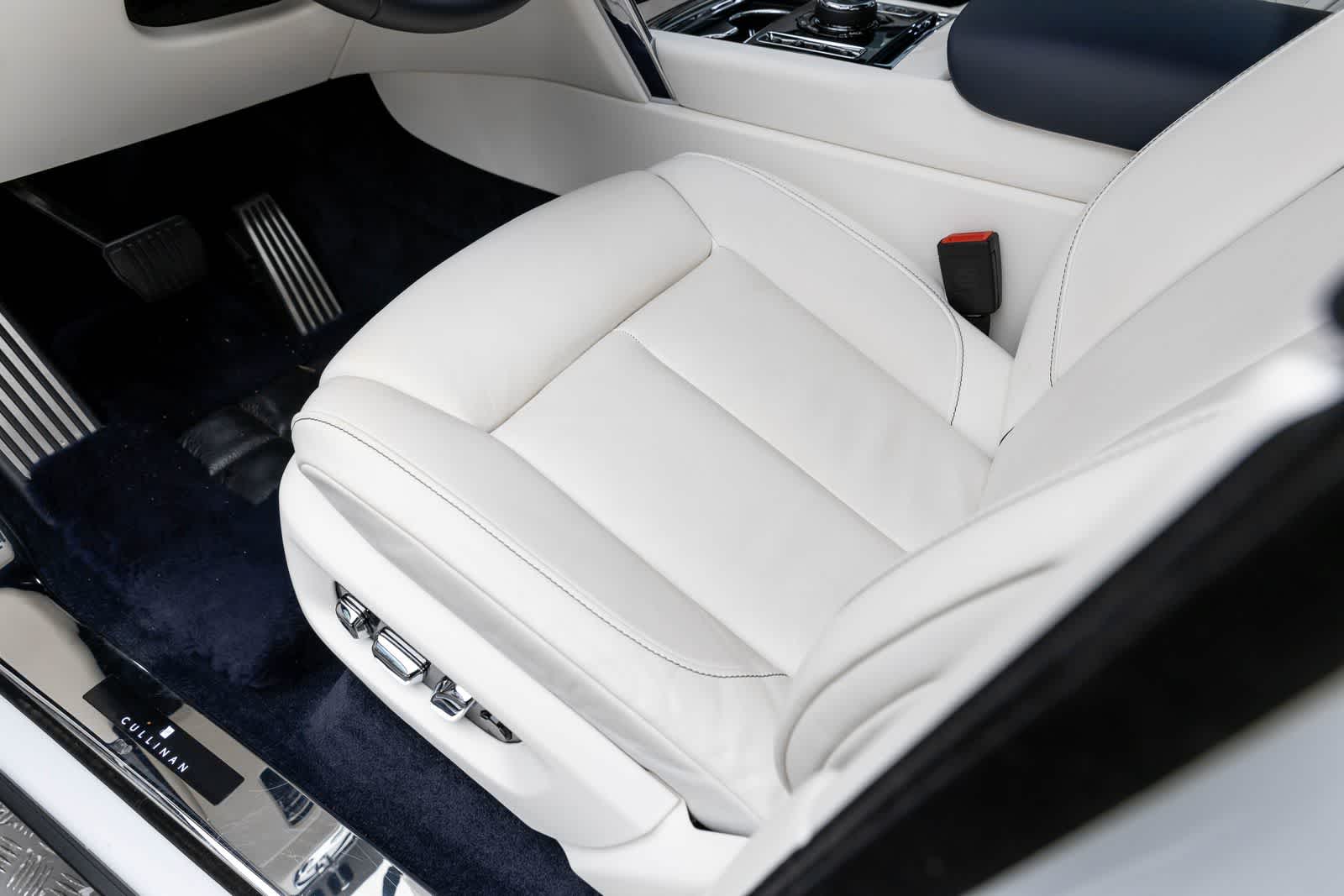 Rolls-Royce Cullinan SUV 2023