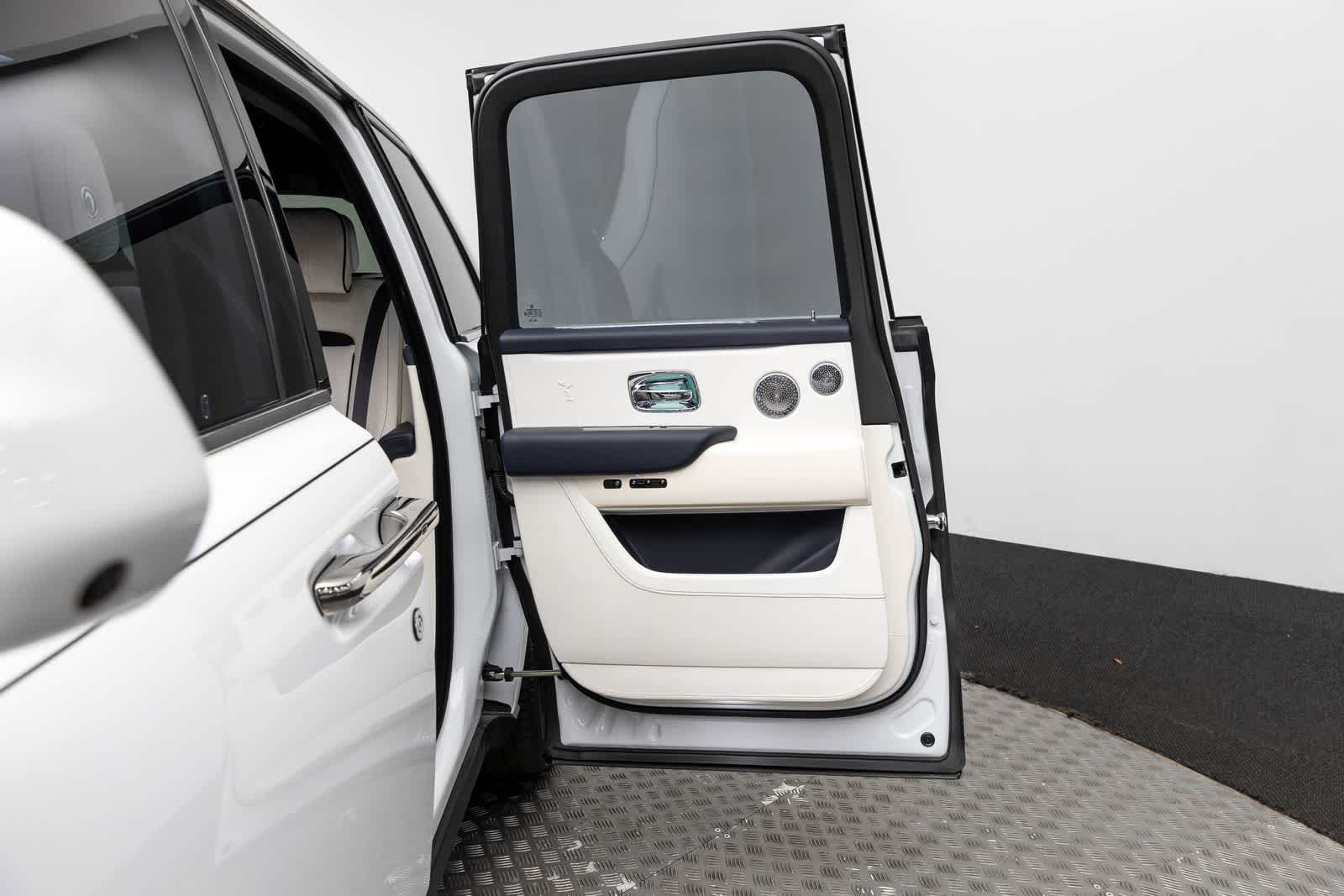 Rolls-Royce Cullinan SUV 2023