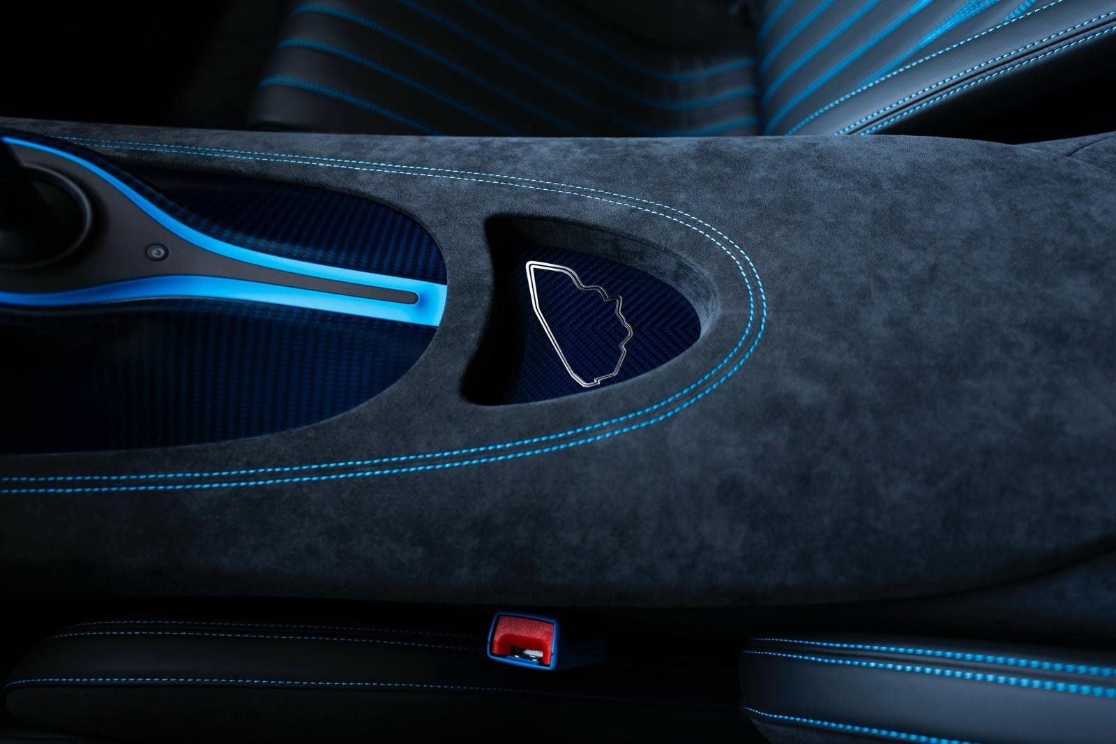 Bugatti Chiron Pure Sport 2023