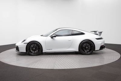 Porsche 911 Carrera 4 GTS de 2025