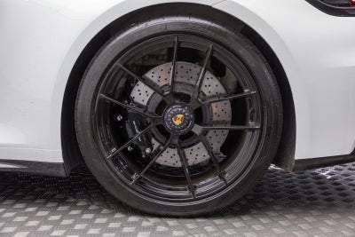 Porsche 911 Carrera 4 GTS de 2025