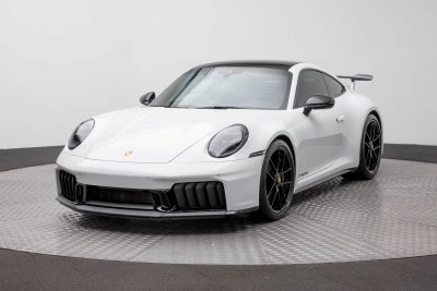 Porsche 911 Carrera 4 GTS de 2025