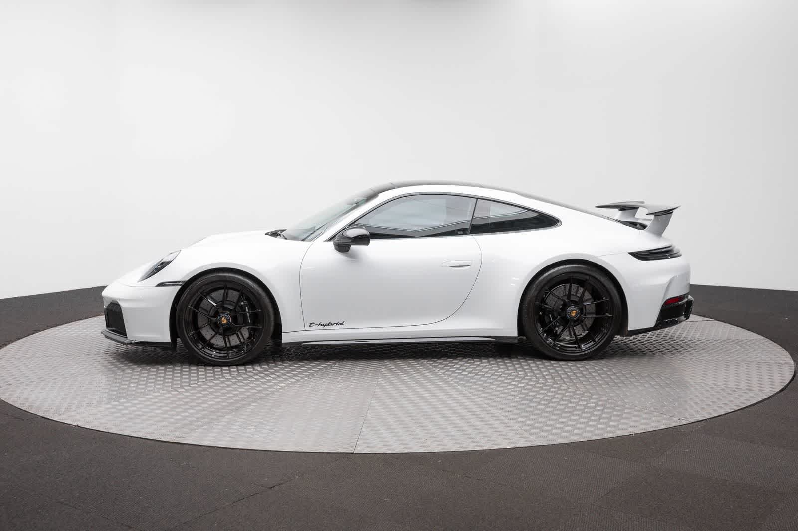 Porsche 911 Carrera 4 GTS de 2025