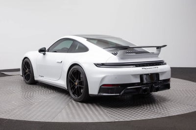 Porsche 911 Carrera 4 GTS de 2025