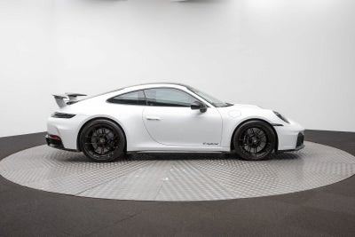 Porsche 911 Carrera 4 GTS de 2025