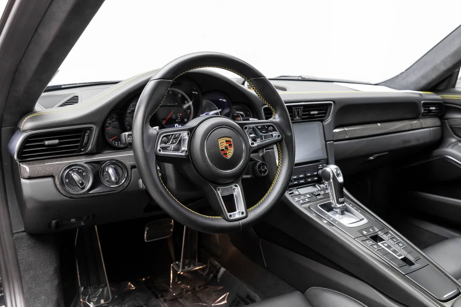 Porsche 911 Turbo S 2019