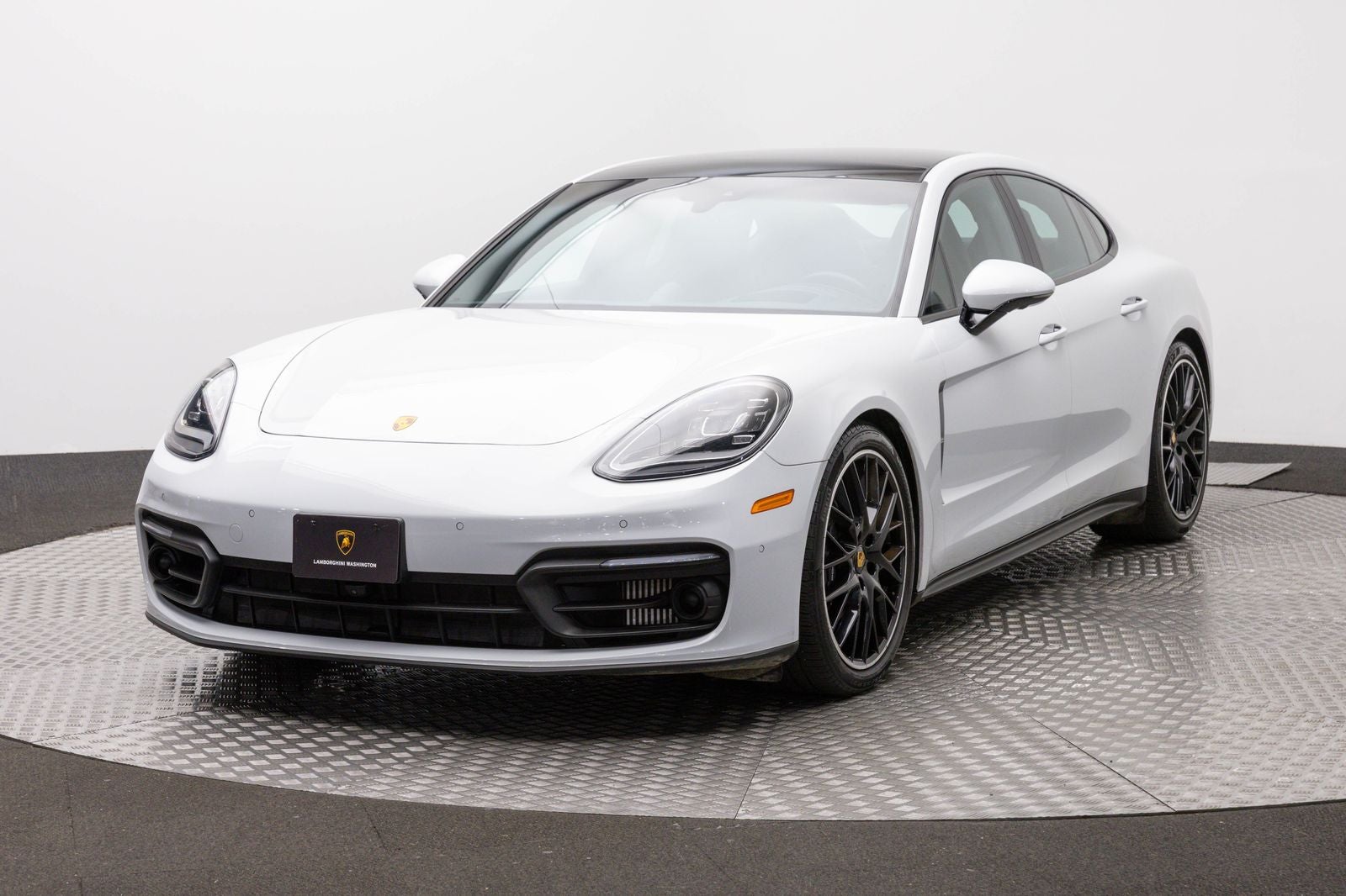 Porsche Panamera 4 2023