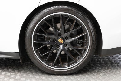 Porsche Panamera 4 2023