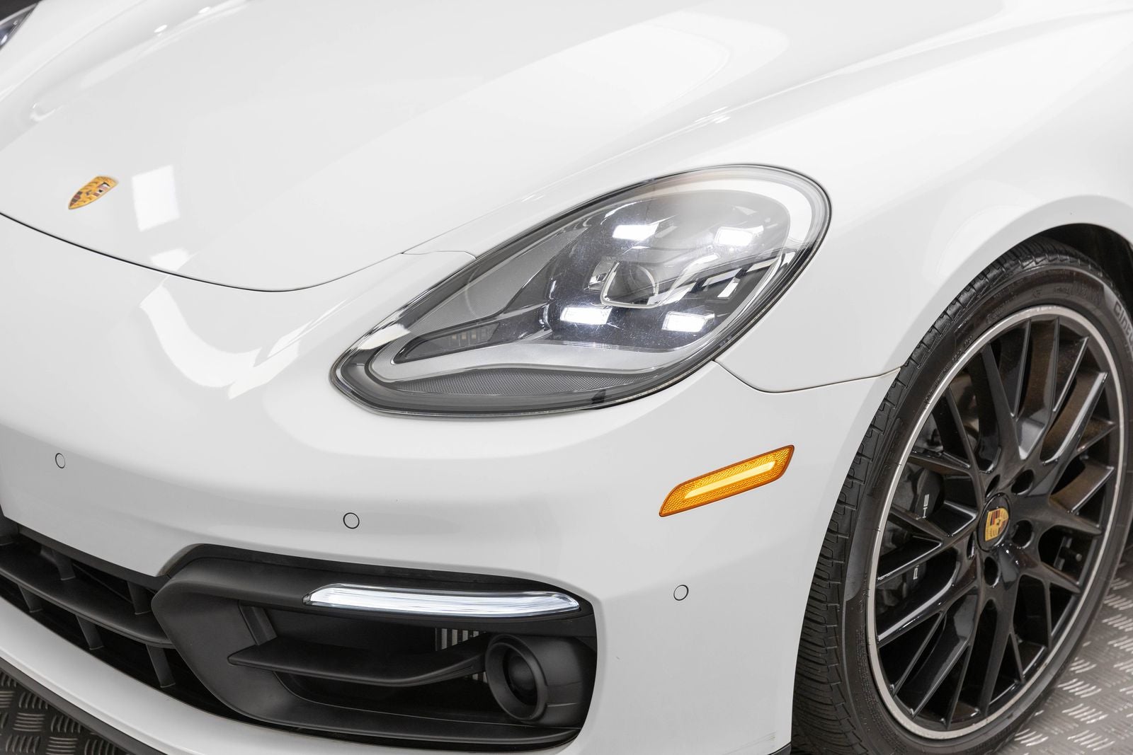 Porsche Panamera 4 2023