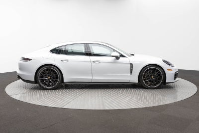 Porsche Panamera 4 2023