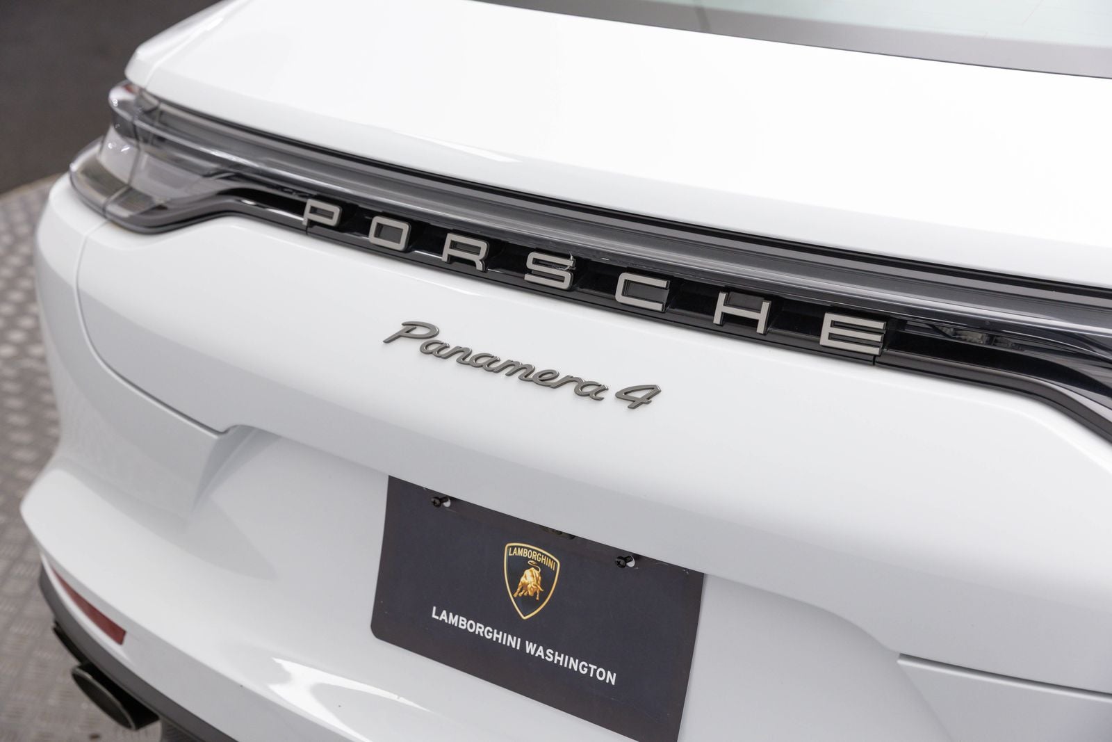 Porsche Panamera 4 2023