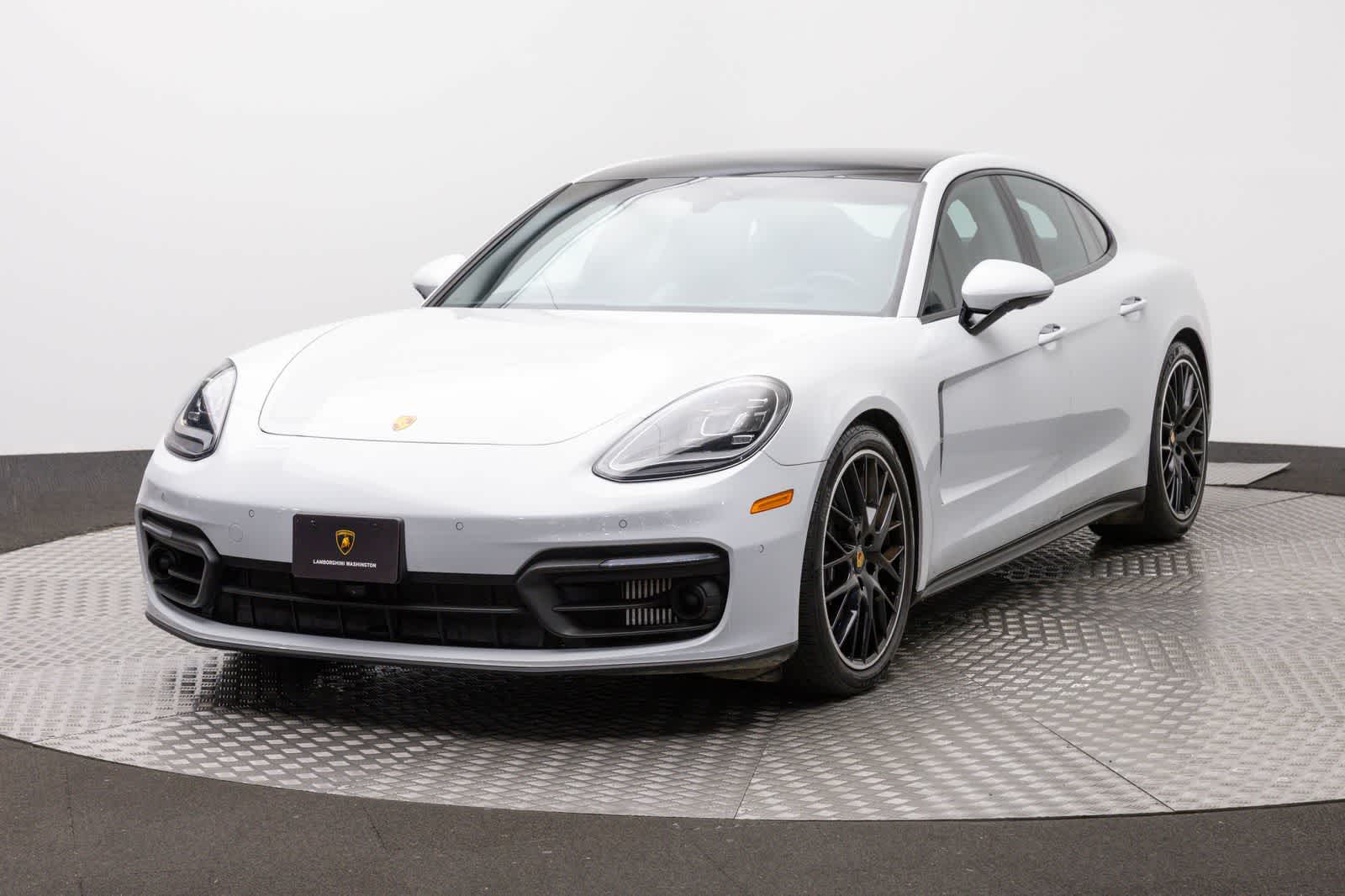 Porsche Panamera 4 2023