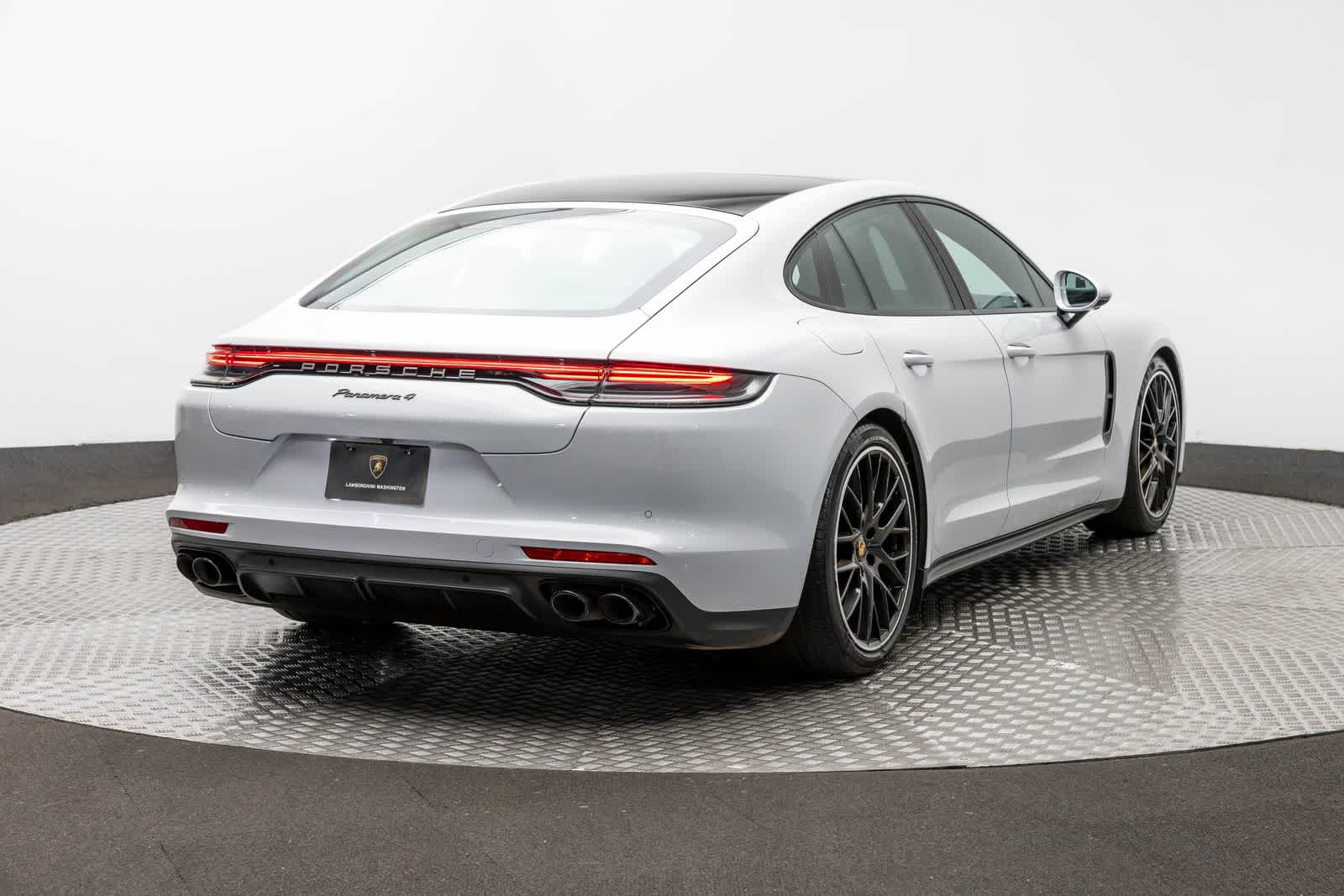 Porsche Panamera 4 2023