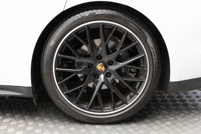 Porsche Panamera 4 2023