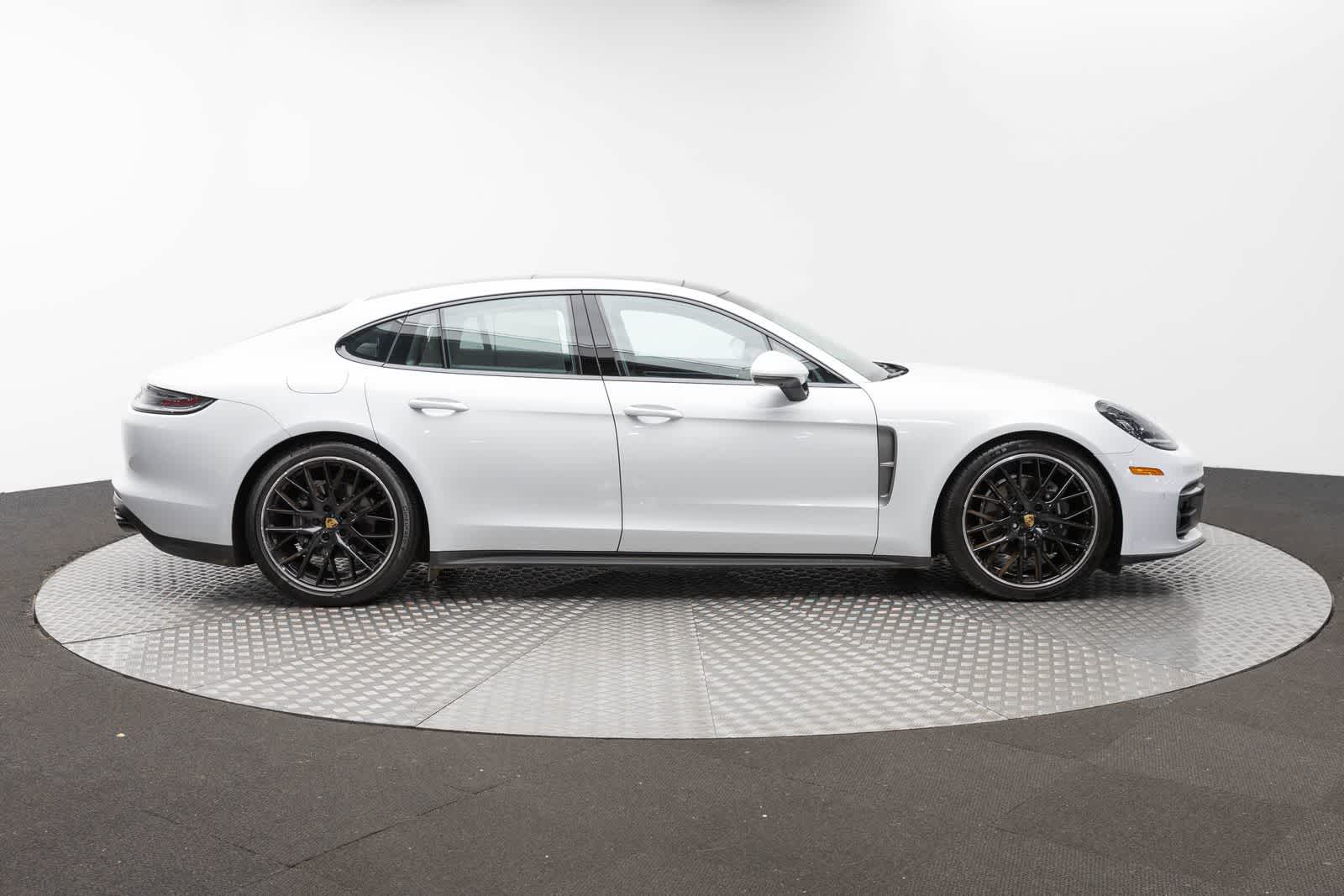 Porsche Panamera 4 2023